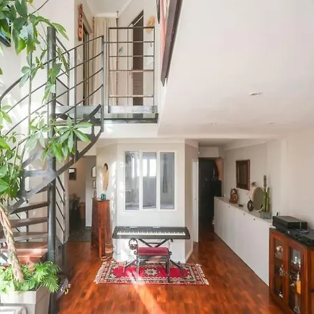 Exquisite Close To The Eiffel Tower Paris
